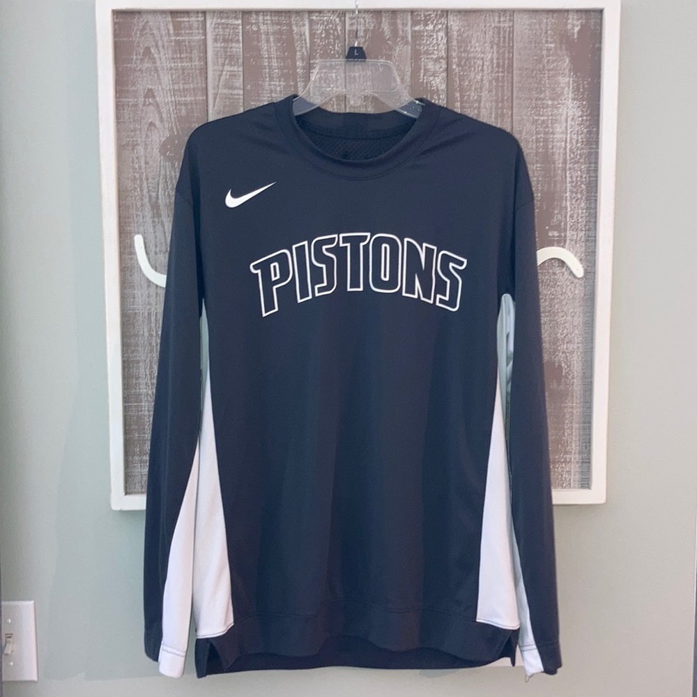 Nike Detroit Pistons Long-Sleeve Shooter Shirt